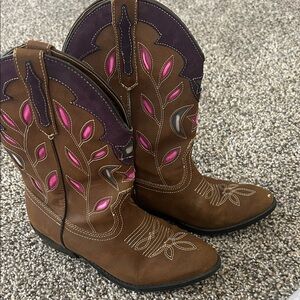 Girls boots Size 2